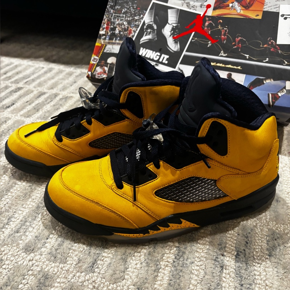 Air Jordan Michigan 5 Retro Sneakers
